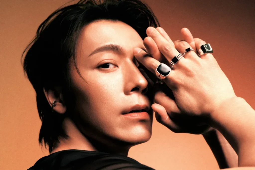 Donghae Achieves Highest First-Week Sales of Any Solo Album by a Super Junior Member with "ALIVE"