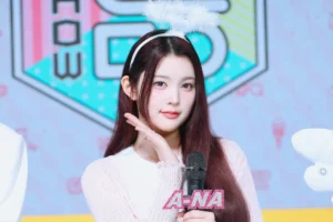 Hearts2Hearts A-Na to Step Down as Music Core MC After 14 Months
