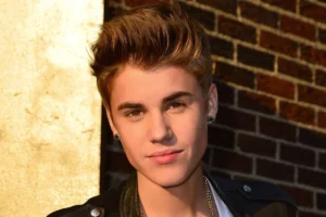 Justin Bieber's "Beauty and a Beat" Tops Billboard Global Excl. U.S. Chart Following Coachella Performances