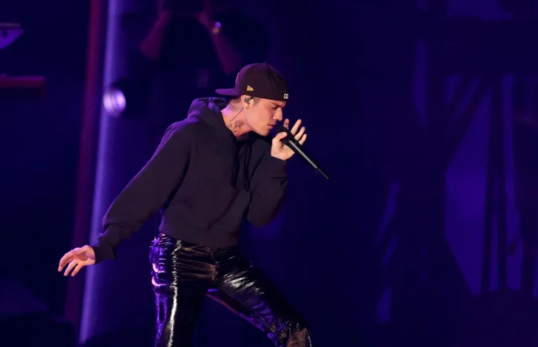justin-biebers-everything-hallelujah-debuts-at-no-6-on-hot-christian-songs-and-no-1-on-christian-streaming-songs
