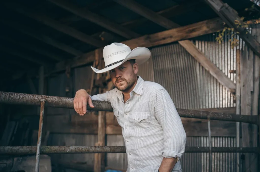 Justin Moore Achieves 11th Country Airplay No. 1 with "Time’s Ticking"