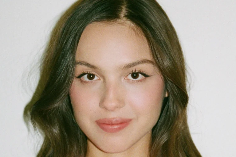 olivia-rodrigos-drop-dead-debuts-at-no-1-on-billboard-global-200-justin-bieber-dominates-top-10-after-coachella-performances