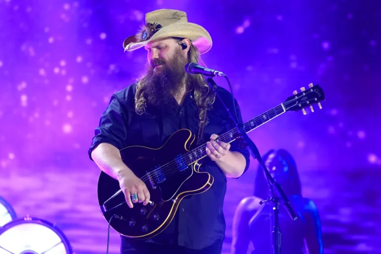 chris-stapleton-cmt-2021-billboard-1800