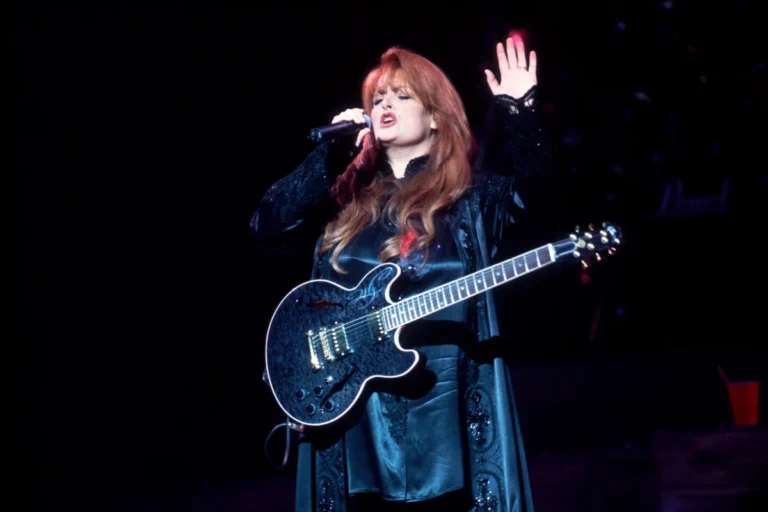 Wynonna-Judd-Rosemont-1996-billboard-1800