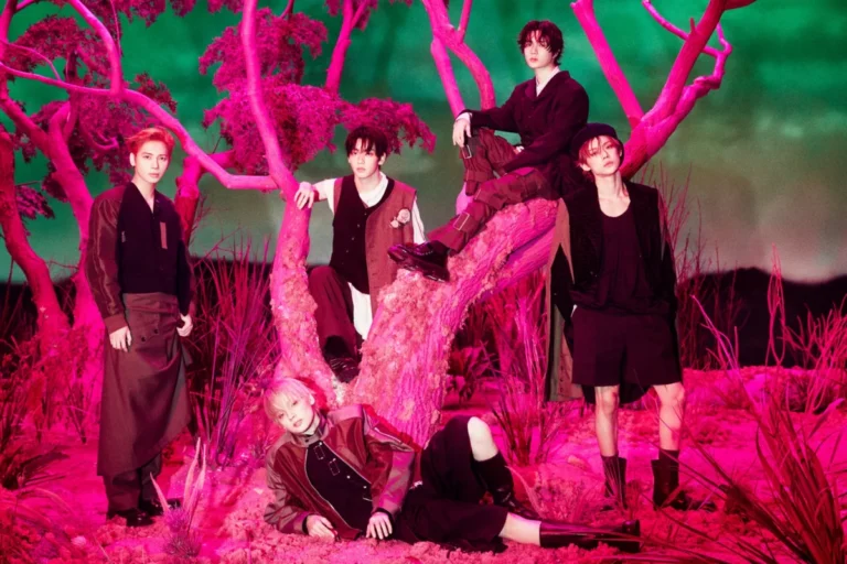 txt-makes-history-as-7th-year-a-moment-of-stillness-in-the-thorns-debuts-on-billboard-200-and-tops-album-sales-chart