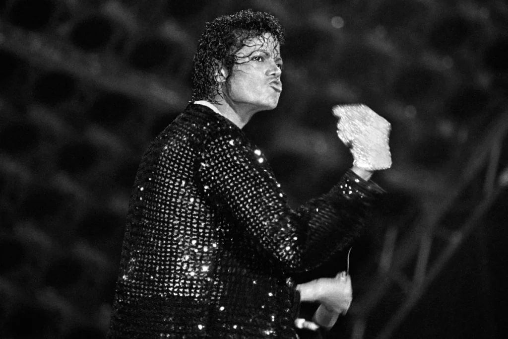 Billie Jean Dethrones Bieber and Minaj to Top Global Charts, Cementing Michael Jackson’s Enduring Legacy