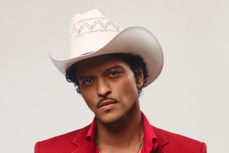 bruno-mars-lo-arriesgo-todo-dominates-latin-charts-following-bilingual-release-strategy