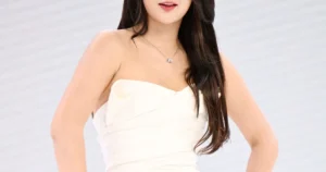 Female K-Pop Idol Feels Like She’s No Longer A Celebrity After Hitting 68kg