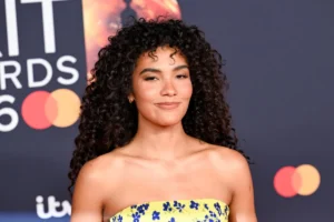 Sam Fender and Olivia Dean's "Rein Me In" Achieves Historic 13th Week at Number One on UK Singles Chart