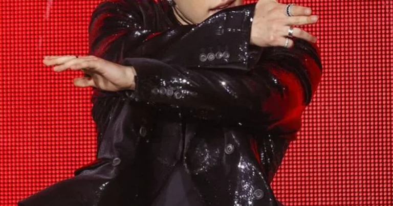 seventeen-dino-to-debut-solo-as-alter-ego-pi-cheolin-amid-significant-fan-backlash-and-mixed-public-reaction