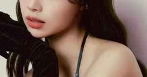 Rising Fifth-Gen Female Idol Pressures Fans To Stream Their Song
