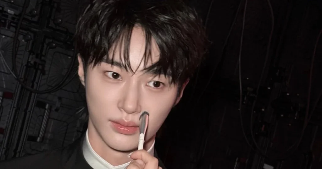 Byeon Woo Seok Showcases Comic Book-Like Visuals