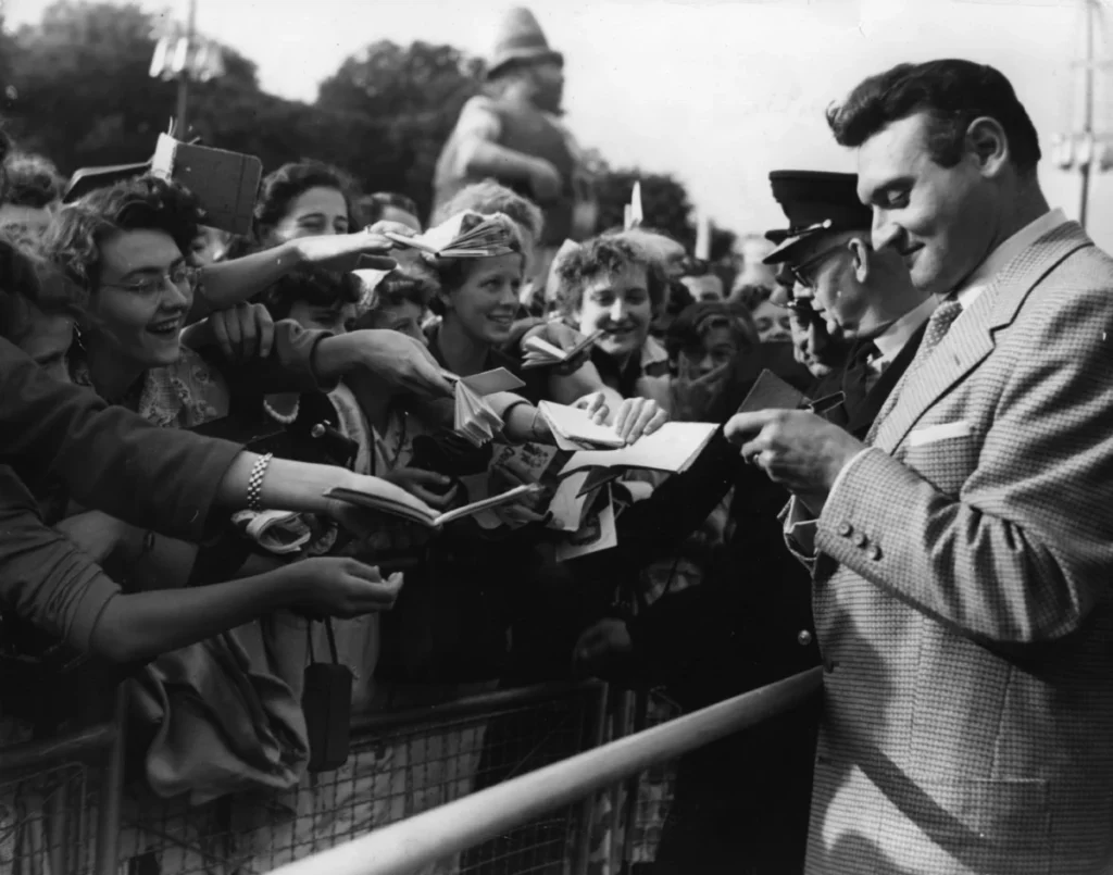 Frankie Laine’s "I Believe" Shares All-Time UK Chart Record After 73 Years