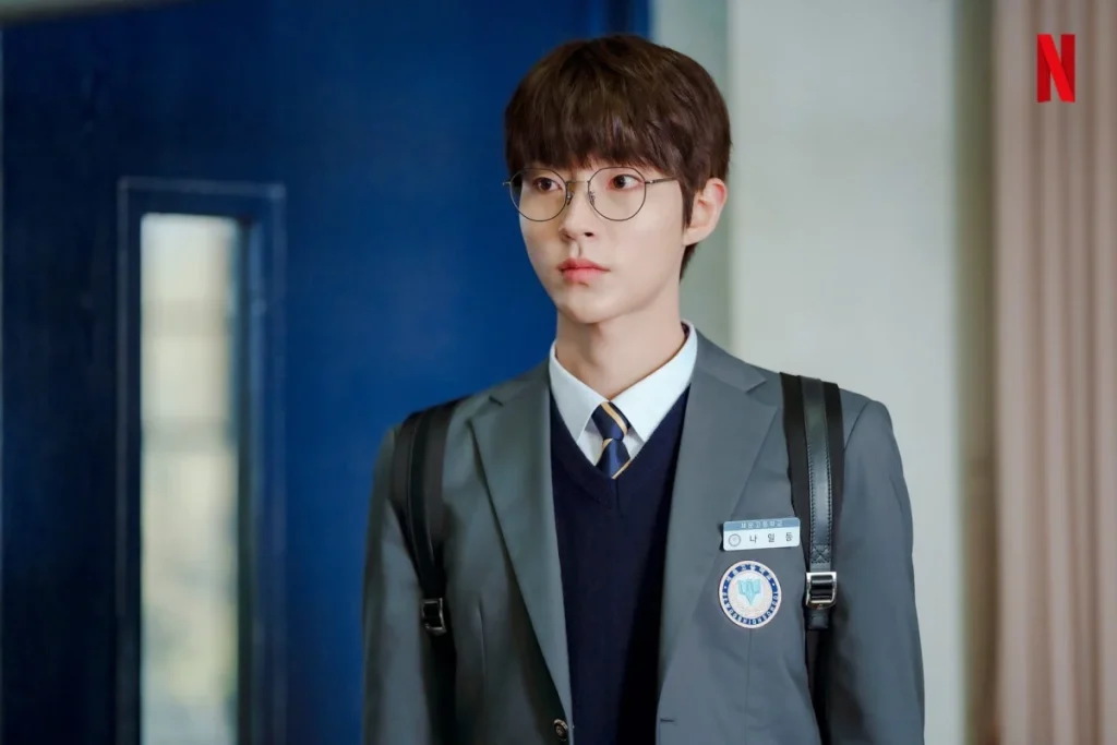 He’s Finally Graduated — Netizens Hopefully No Longer Have To See A 35-Year-Old Actor Play A High School Student