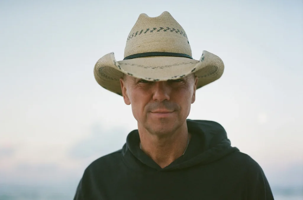Kenny Chesney Sets New Country Airplay Record with 62nd Top 10 Hit