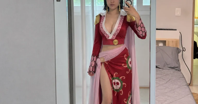 korean-star-shows-off-voluptuous-body-following-boob-job
