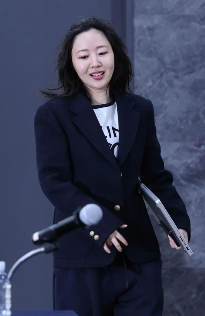 Min Hee Jin Accused of Orchestrating NewJeans’ Unauthorized Performance at ComplexCon Hong Kong Amidst Escalating Legal Battle.