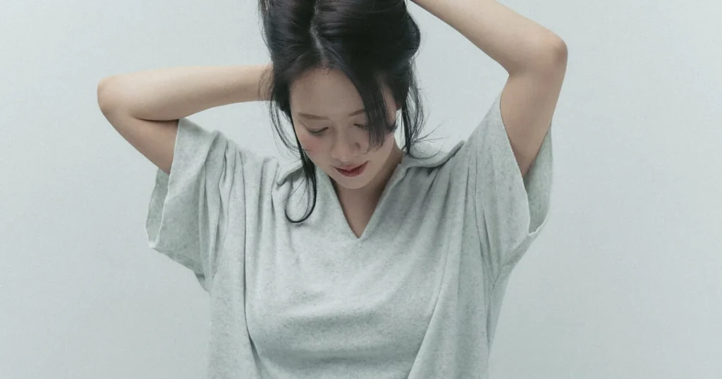 Song Ji Hyo Pulls Off Daring No Pants Look