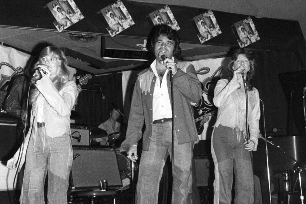 The Door is Always Open brought the mixed-gender trio its inaugural country chart-topper.