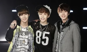 Analyzing the Evolution of Global K-pop Fandom Through Critical Media Engagement and Editorial Discourse