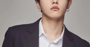 Controversial Idol Directly Responds To Fan’s Traumatic Fan Sign Experience With Him