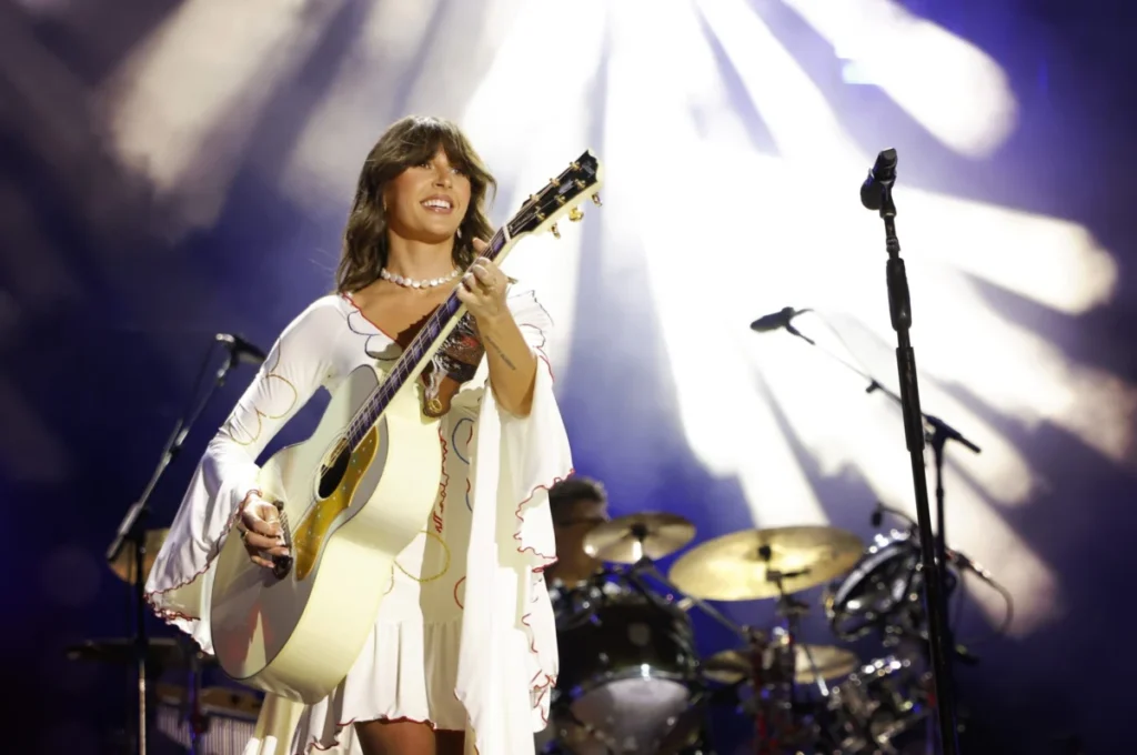 Ella Langley’s "Choosin’ Texas" Achieves Remarkable 18th Week at Billboard Hot 100 Summit, Nearing All-Time Non-Holiday Record