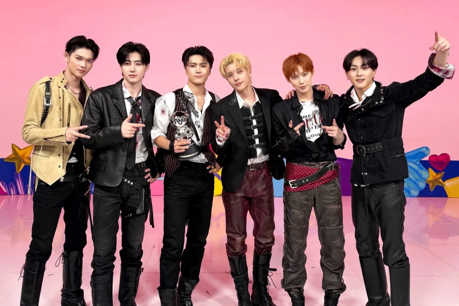 ENHYPEN Secures Second Music Show Win for "Bloody Paradise" on M Countdown