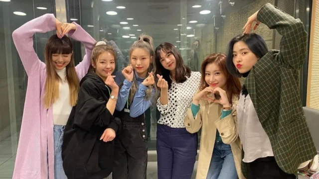 ITZY Members Share Insights into WANNABE Production and Travel Aspirations During SBS Power FM Radio Broadcast