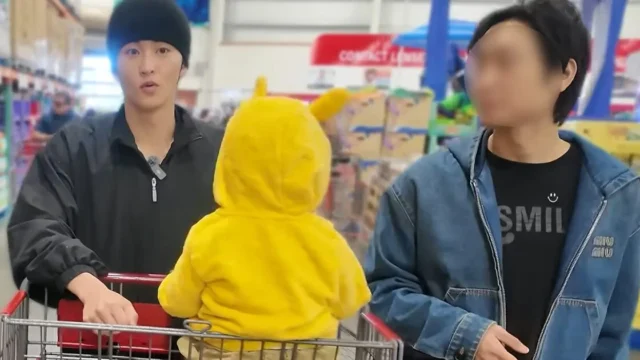 Mark Lee Clarifies His Relationship With His Manager In Recent Live Stream