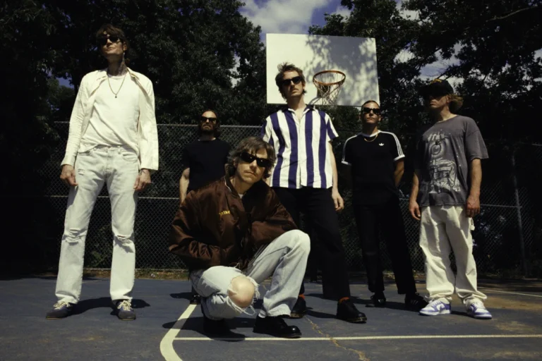 cage-the-elephant-reigns-supreme-beaches-in-tennessee-dominates-alternative-and-adult-alternative-airplay-charts
