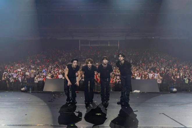 IKON FOUREVER World Tour in Singapore Ignites the Arena with Unforgettable Performances and Fan Connection