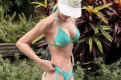 Korean Star Amazes With Flawless Figure In A Bikini