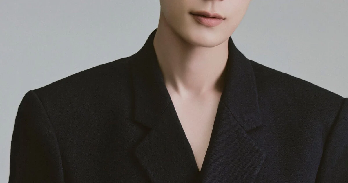 popular-actor-confesses-his-ideal-type-and-fanboy-love-for-an-idol