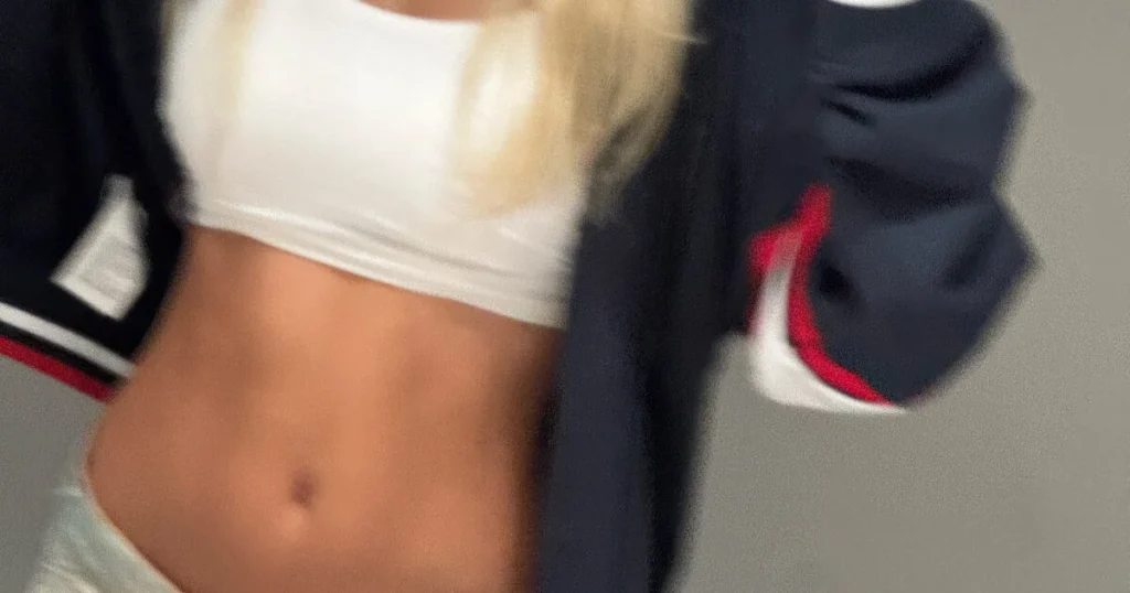 trending-girl-group-idol-showcases-unreal-defined-abs